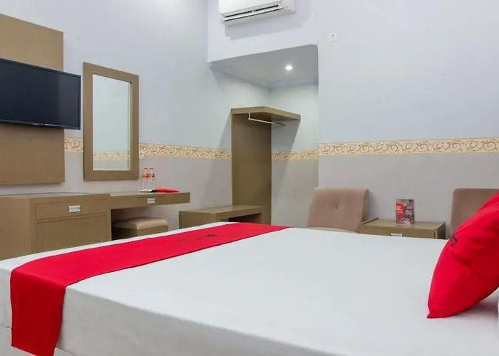 Reddoorz Near Goa Panggung
