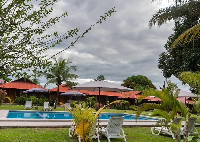 Wakaya Ecolodge