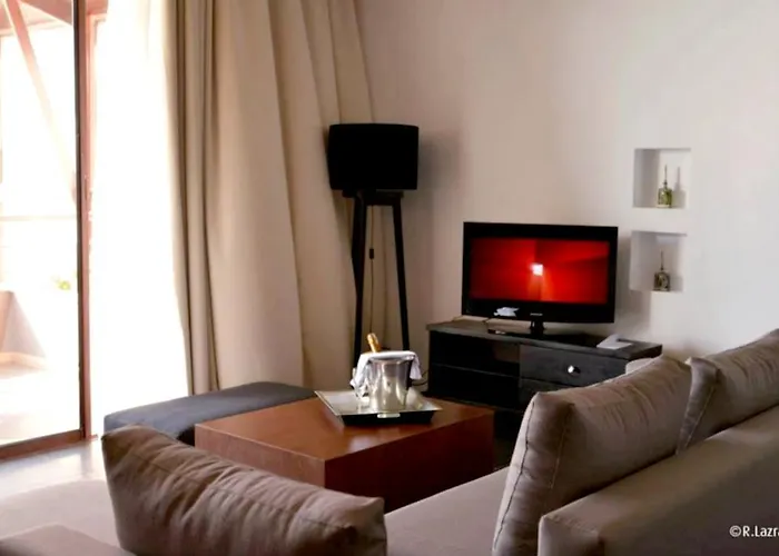 Hotel Des Arts Resort & Spa