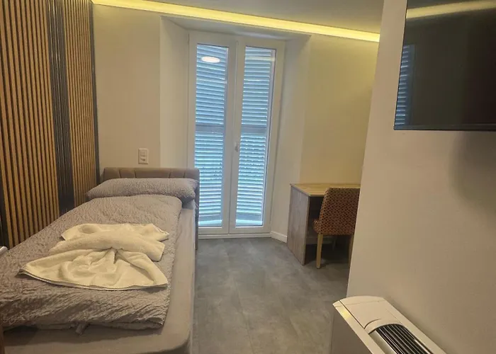 City Hotel