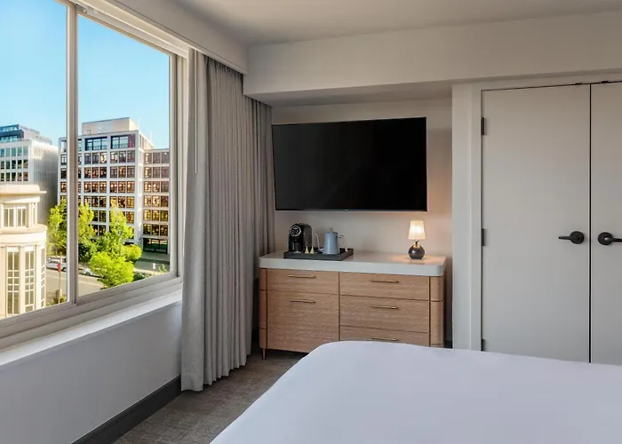 Beacon Hotel & Corporate Quarters