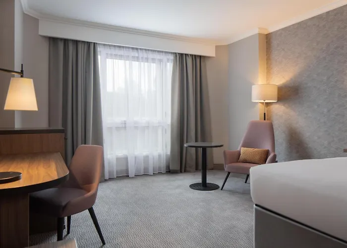Doubletree By Hilton Dartford Bridge