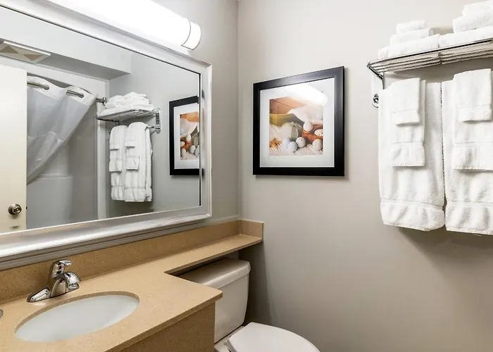 Amsterdam Inn & Suites Fredericton, An Ascend Collection Hotel
