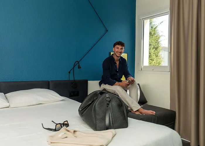 Ibis Orange Centre Echangeur A7 A9