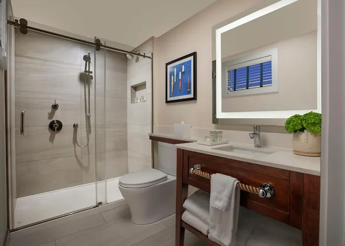 Hyannis Harbor Hotel (Adults Only)