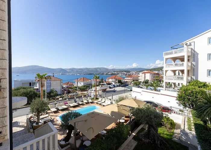 Hotel Vagabundo - Heated Pool , Stunning View & Breakfast