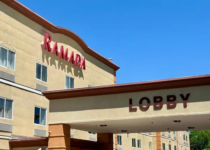 Ramada By Wyndham Glendale Heights/Lombard
