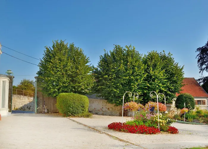 Logis Hotel & Restaurant Chateau De La Marjolaine