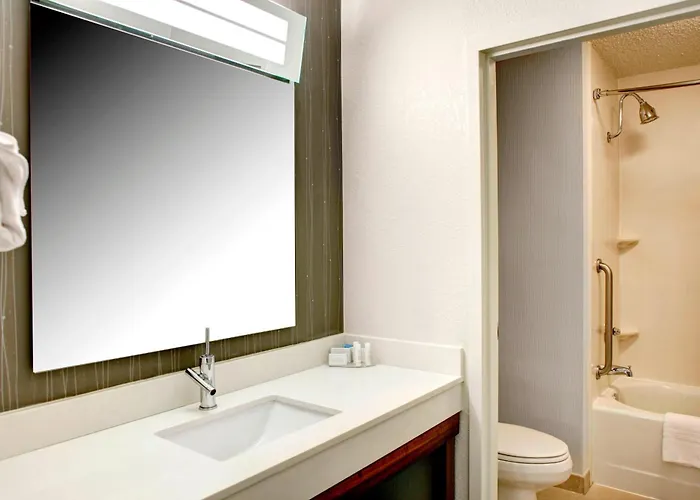 Courtyard By Marriott Columbus Downtown Hotel