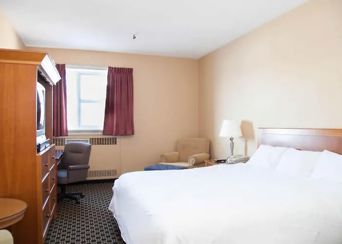 Athabasca Valley Inn & Suites