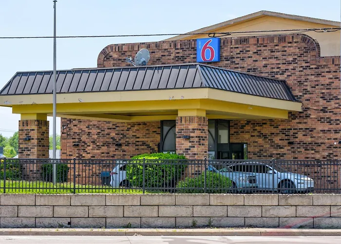 Motel 6-Libertyville, Il