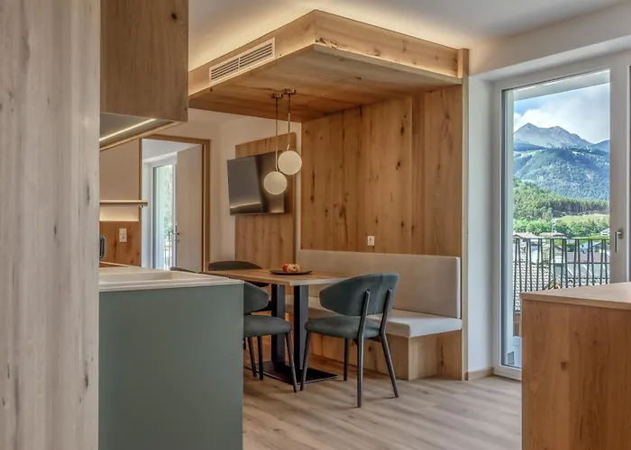 Laurena Aparthotel Near Brixen