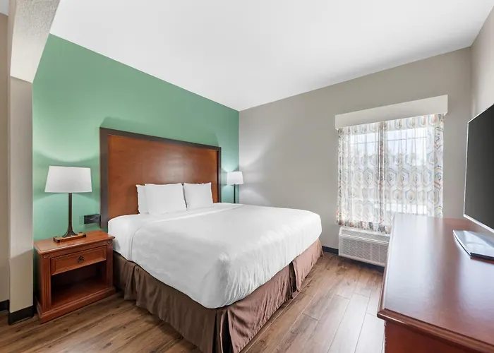 Best Western Plus Georgetown Inn & Suites