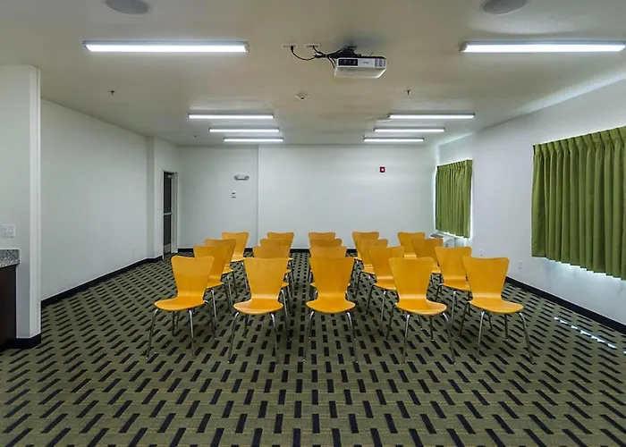 Days Inn By Wyndham South Bend/Notre Dame