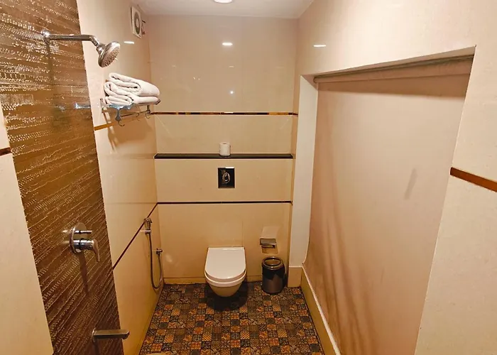 Spago Inn-Only For Families & Couples Not For Bachelors