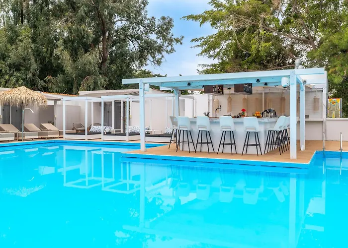 Bamboo Suites Hotel - Adults Only