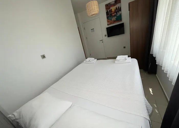 Parli Hotel