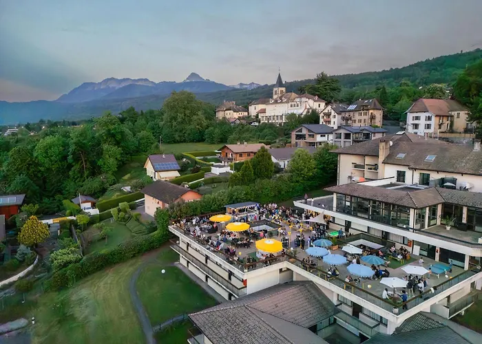 Cote Lac Hostel Evian