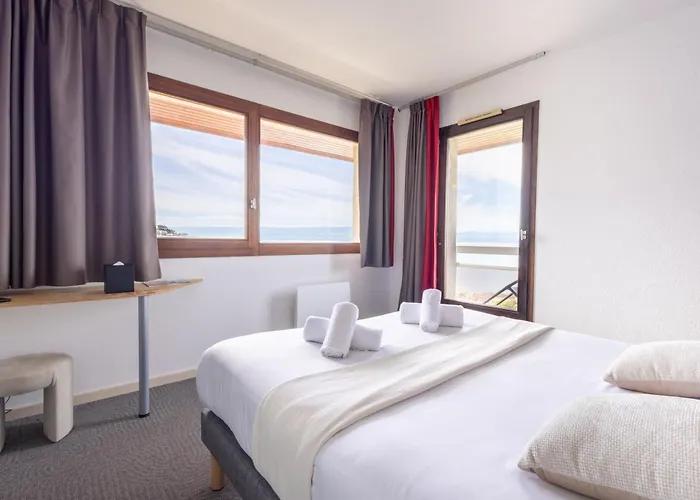 Cote Lac Hostel Evian