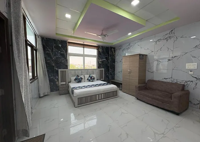 Hotel Amar Palace Bharatpur