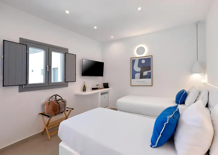 Tatakis Design Hotel With Rooftop Caldera Views