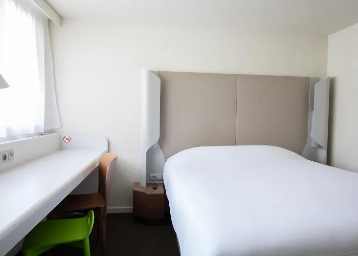 Hotel Campanile Evry Ouest - Corbeil Essonnes