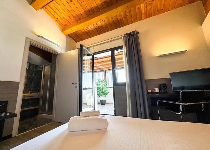 Continental Urban Art Hotel