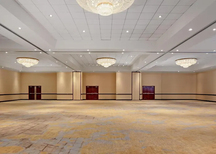 Hotel Zessa Orange County Airport, A Doubletree By Hilton Santa Ana