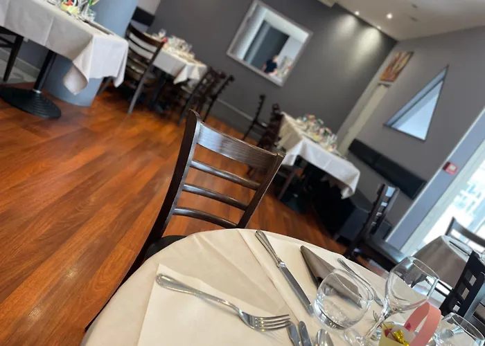 Hotel Restaurant l'Amandois Saint-Amand-Mont-Rond