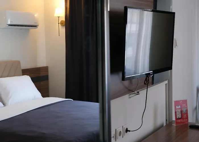 Uestuen Hotel Alsancak