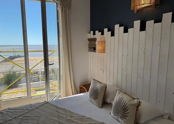 Acadie Saint Victor - Hotel Restaurant -Face Mer- Chatelaillon Plage