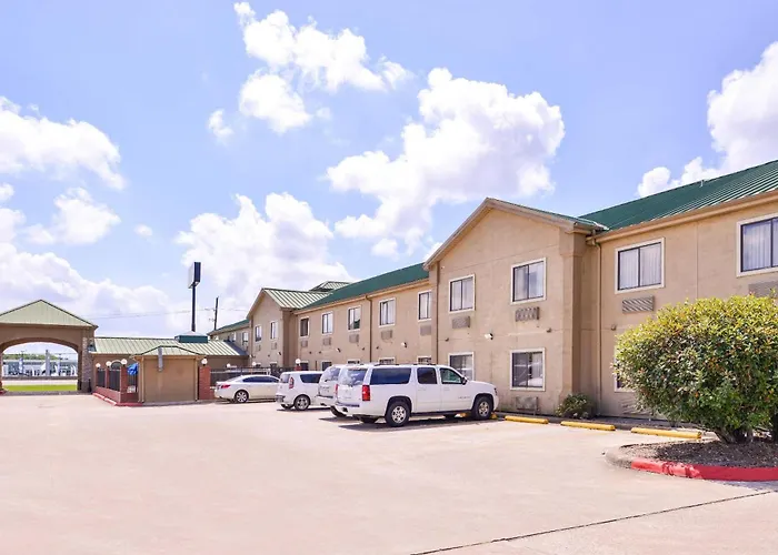 Quality Inn & Suites Beaumont