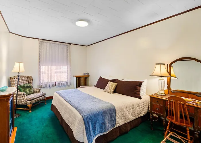 Ryan Hotel Wallace