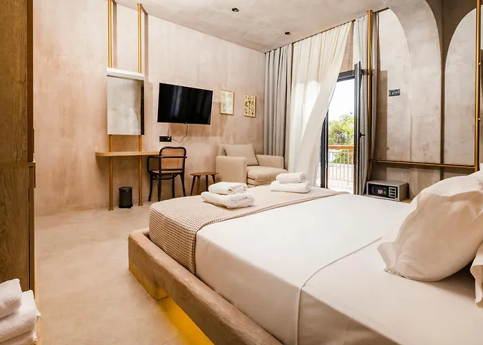 Medusa Luxury Suites