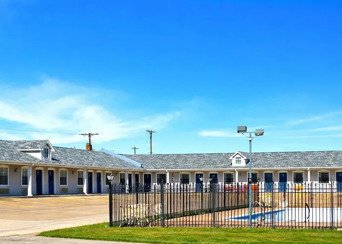 Victorian Inn By Oyo Whitesboro Us Hwy 82