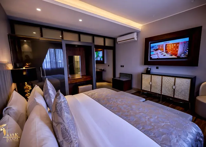 Oak Plaza Suites