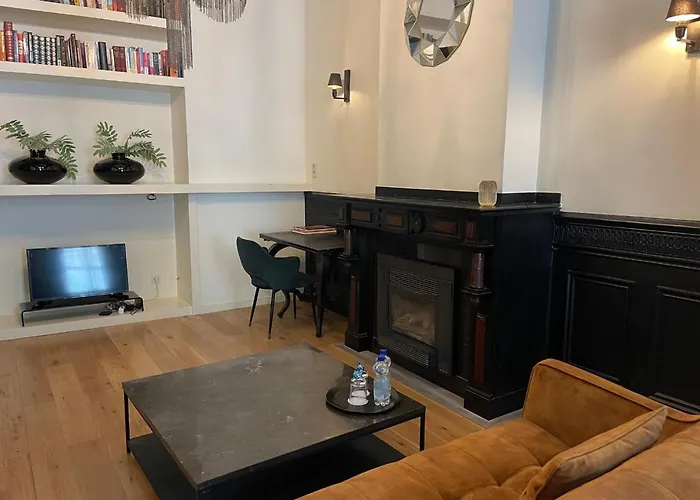 B in Antwerp Bed and Breakfast