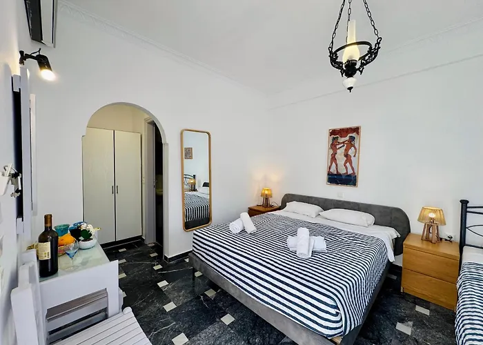 Tritonas Rooms