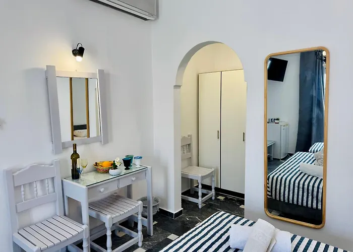 Tritonas Rooms