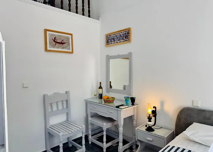 Tritonas Rooms