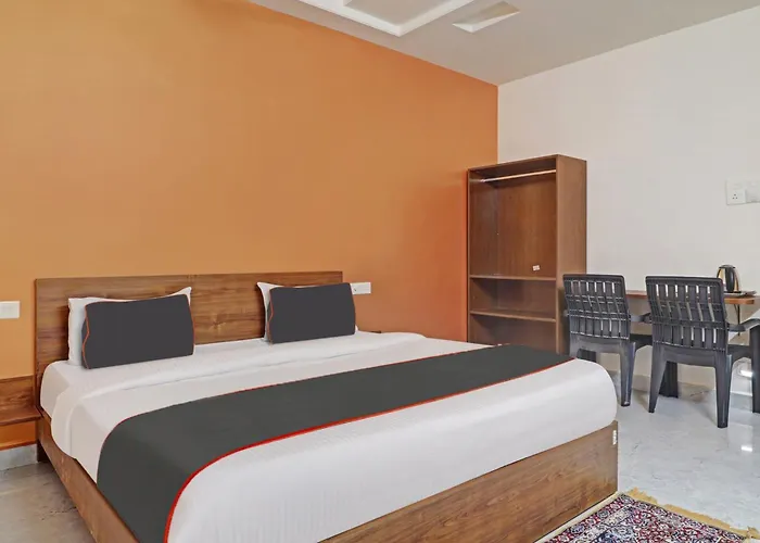 Collection O Golden Hitech Hotel