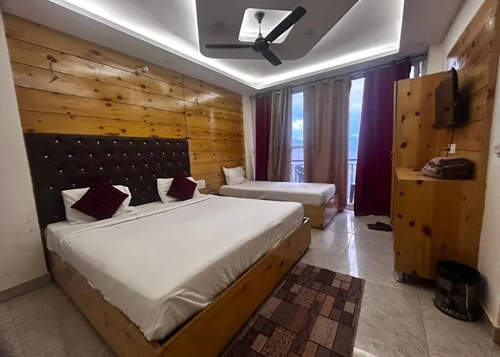 Snow Clad Riverview Hotel & Resort, Manali