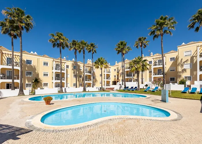 Praia Da Lota Beachfront Resort - Hotel & Apartments Manta Rota