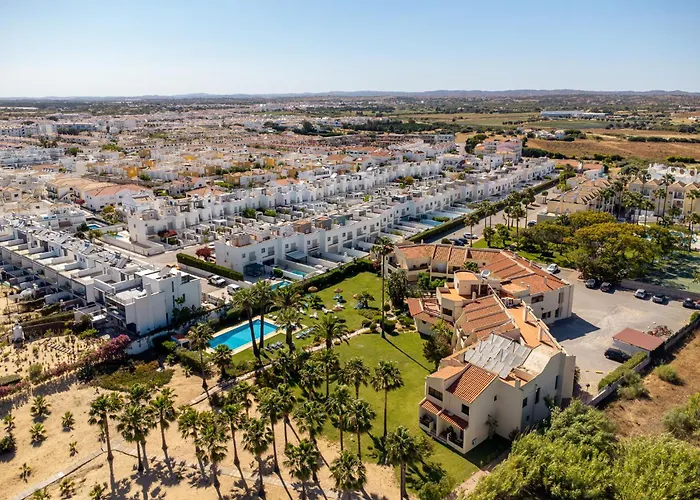 Praia Da Lota Beachfront Resort - Hotel & Apartments Manta Rota