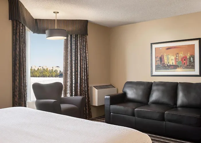 Royal Hotel West Edmonton, Trademark Collection By Wyndham