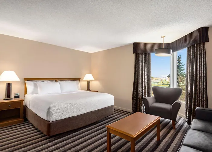 Royal Hotel West Edmonton, Trademark Collection By Wyndham