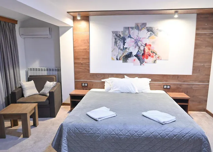 Hotel Rothmans-Breakfast - Free Parking - Family Rooms