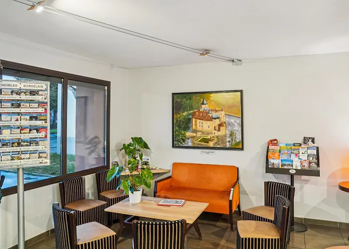 Hôtel Restaurant AKENA La Brède