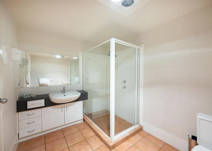 Belconnen Way Hotel & Serviced Apartments