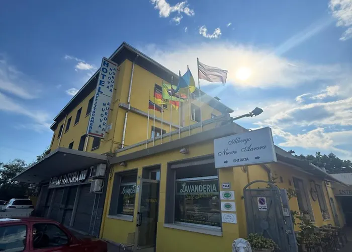 Albergo Nuova Aurora - Free Parking & Breakfast